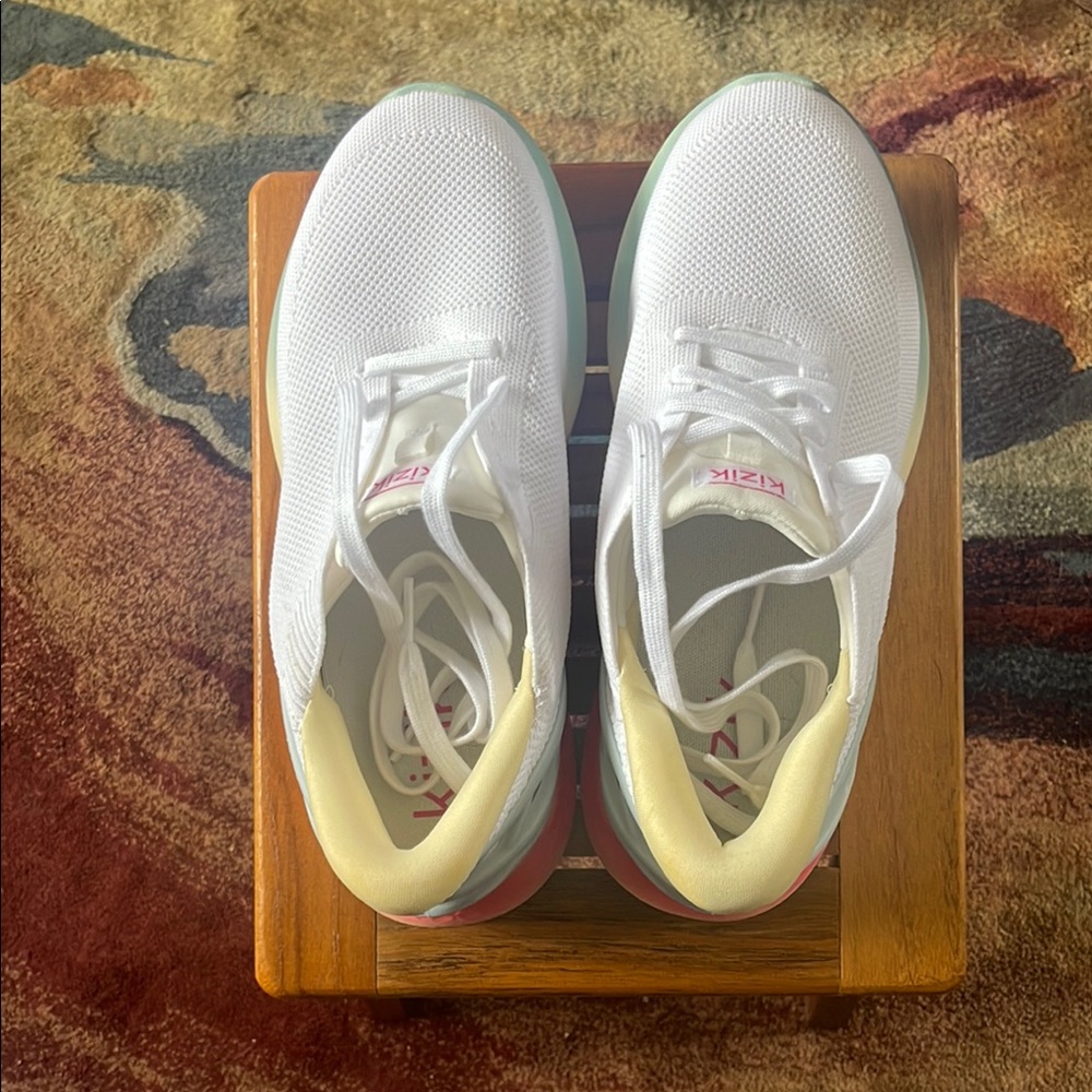 White Minimalist Low-Top Sneakers